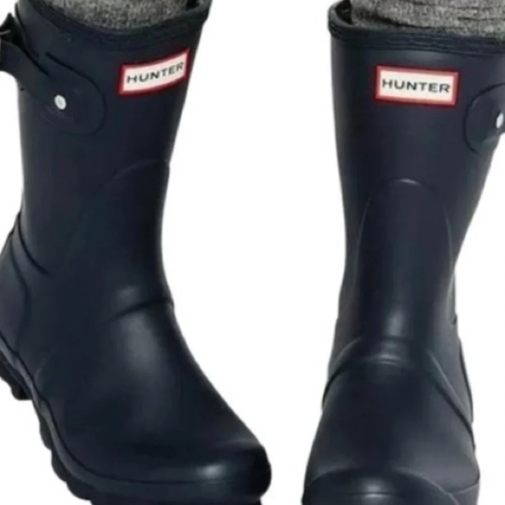 Hunter Original Short Matte Buckle Strap Rain Boots in Navy